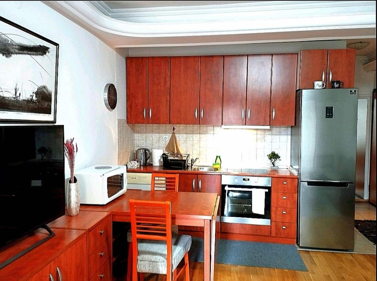 Lovely Square Apartment Purple Velvet Skopje Bilik gambar