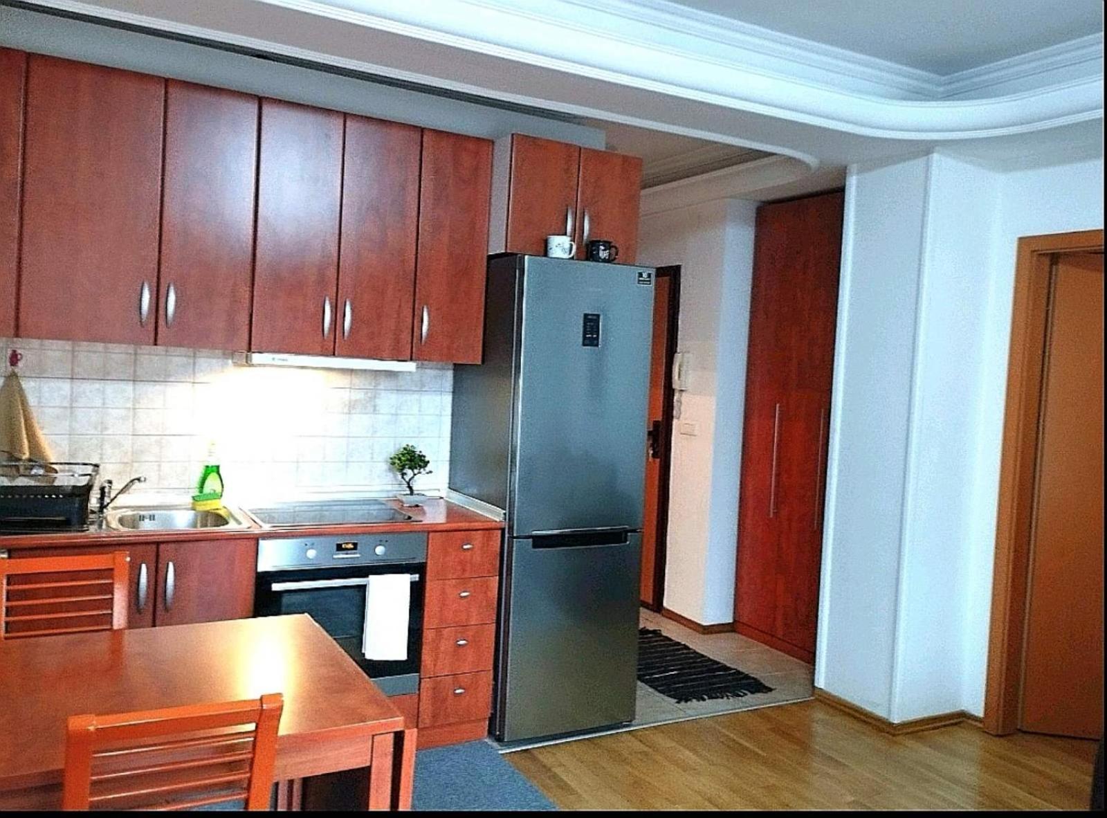 Lovely Square Apartment Purple Velvet Skopje Bilik gambar