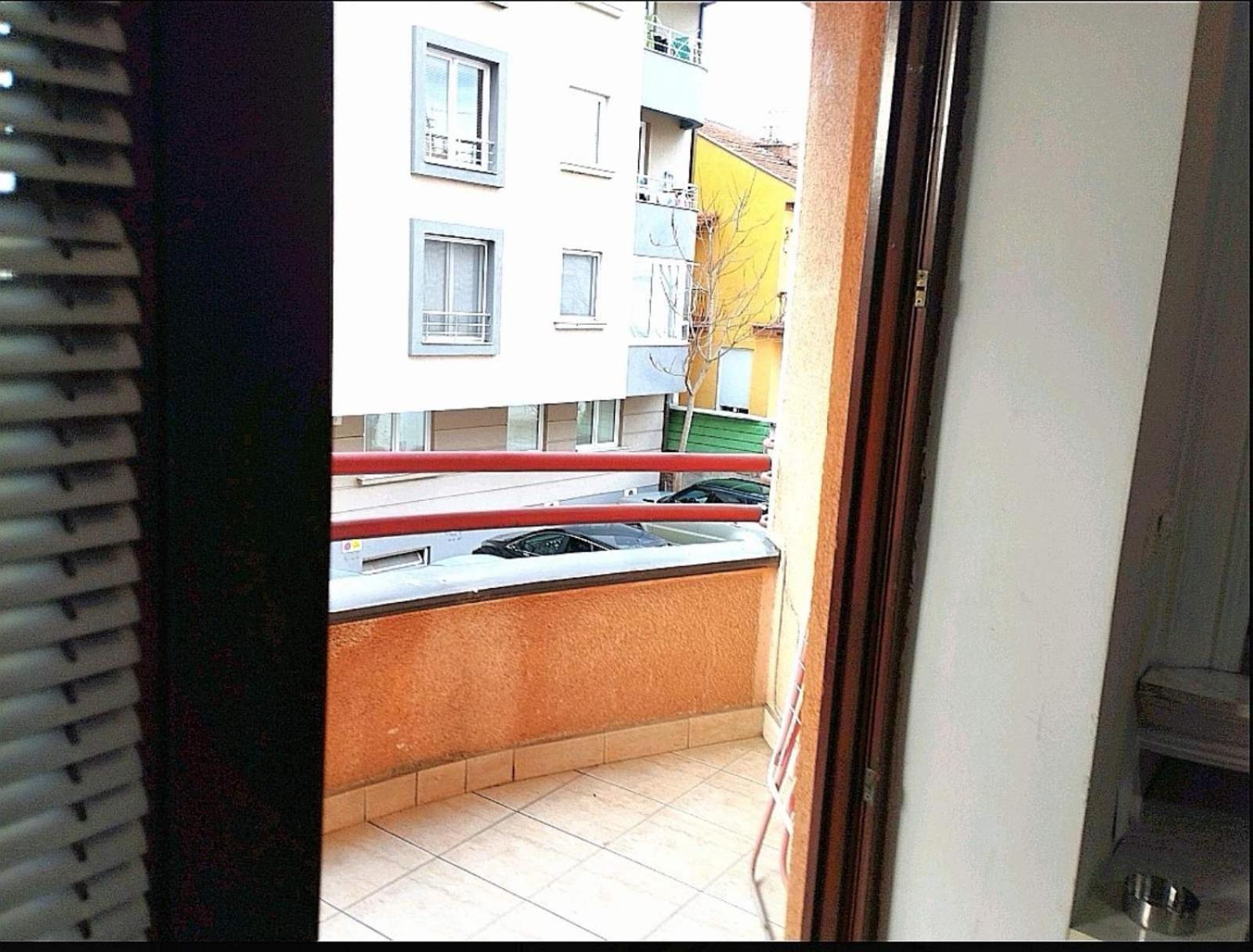Lovely Square Apartment Purple Velvet Skopje Bilik gambar
