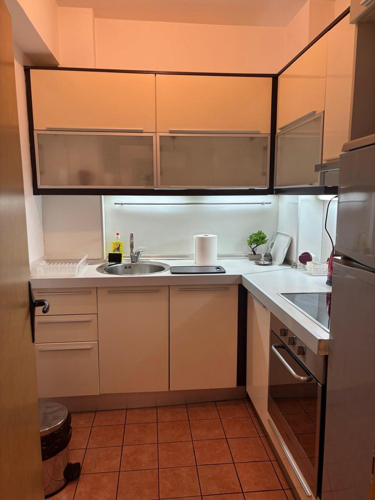 Lovely Square Apartment Purple Velvet Skopje Luaran gambar